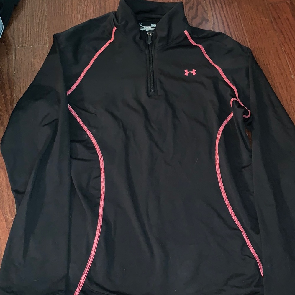 Under armour quarter zip. Fitted style